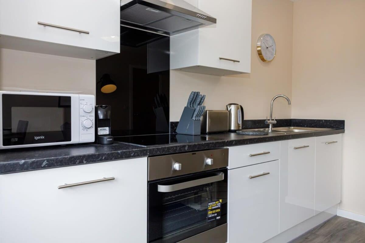 Modern And Stylish 1 Bed Apartment Манчестър Екстериор снимка